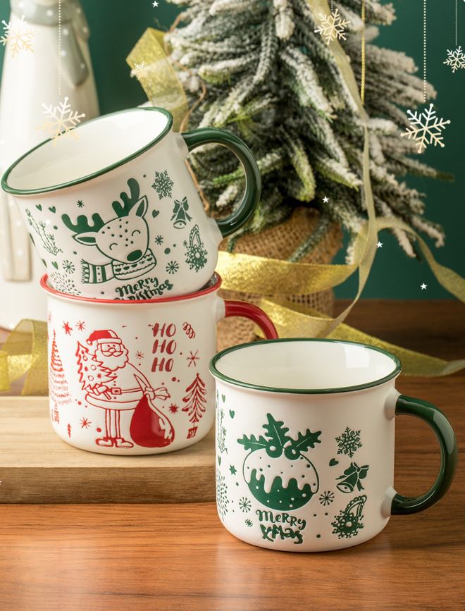 Merry Cheer Collection – Handcrafted Ceramic Christmas Mug with Lid & Spoon Gift Set