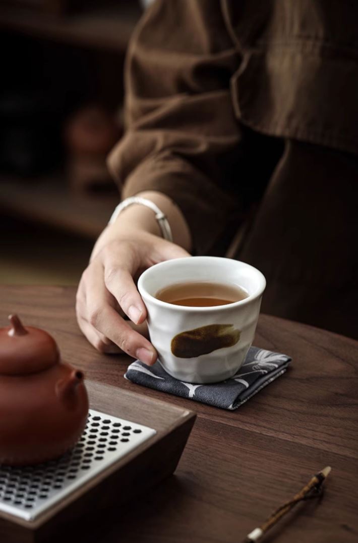 Mineral Calm – Kiln-Change Handcrafted Porcelain Tea Cup