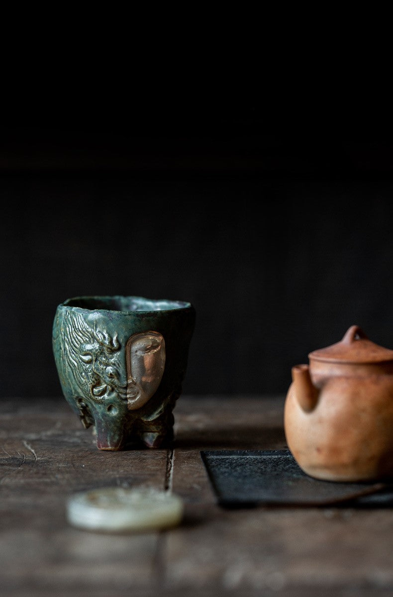 Zen Face – Handcrafted Ceramic Tea Cup with Silver Relief Gift Set