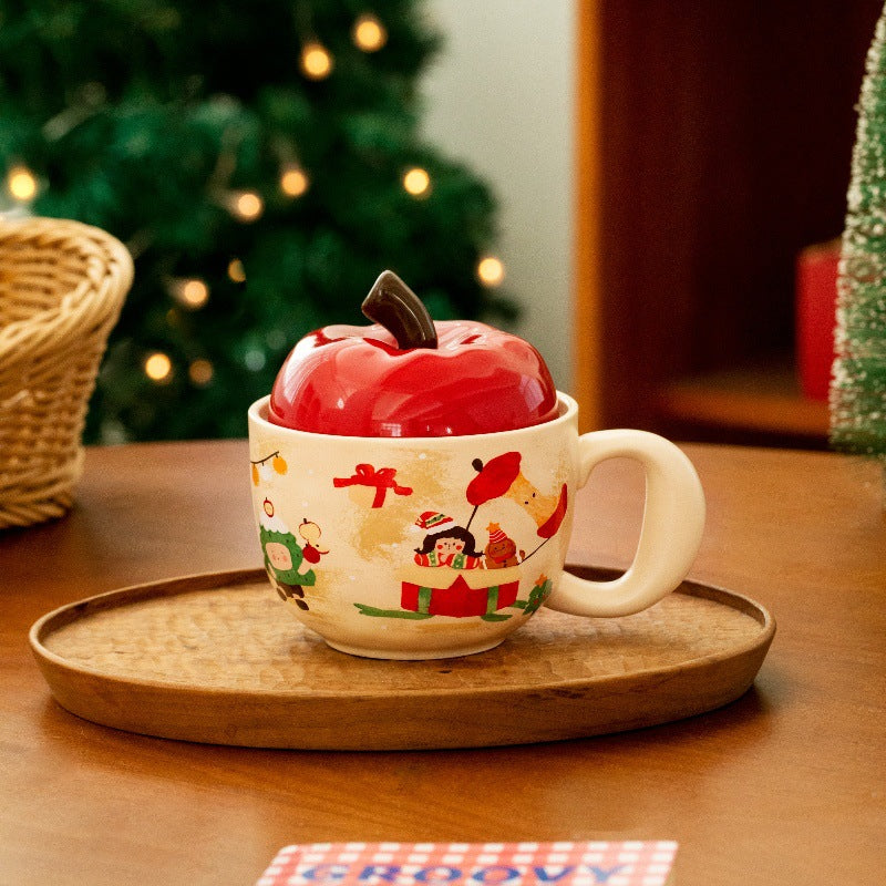 Festive Apple Charm – Handcrafted Christmas Ceramic Mug with Lid Gift Cup