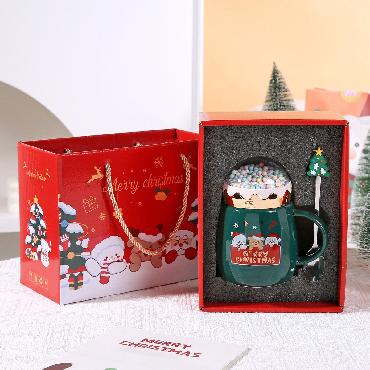 Snowglobe Magic – Handcrafted Christmas Ceramic Mug with Lid & Spoon Gift Set