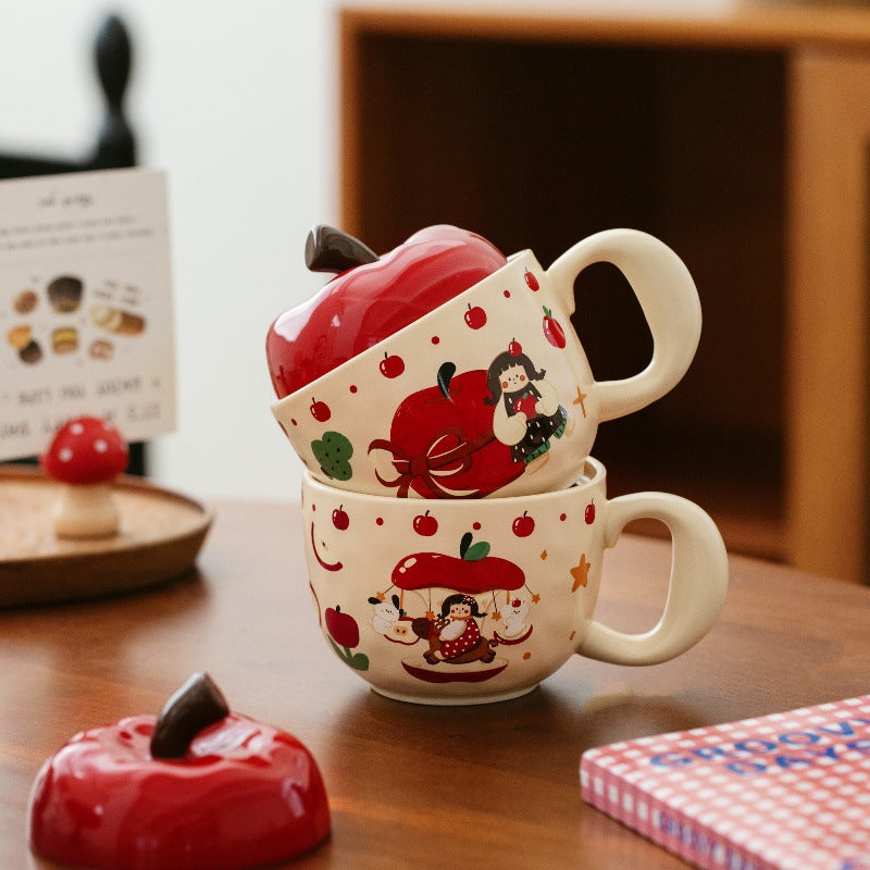 Festive Apple Charm – Handcrafted Christmas Ceramic Mug with Lid Gift Cup
