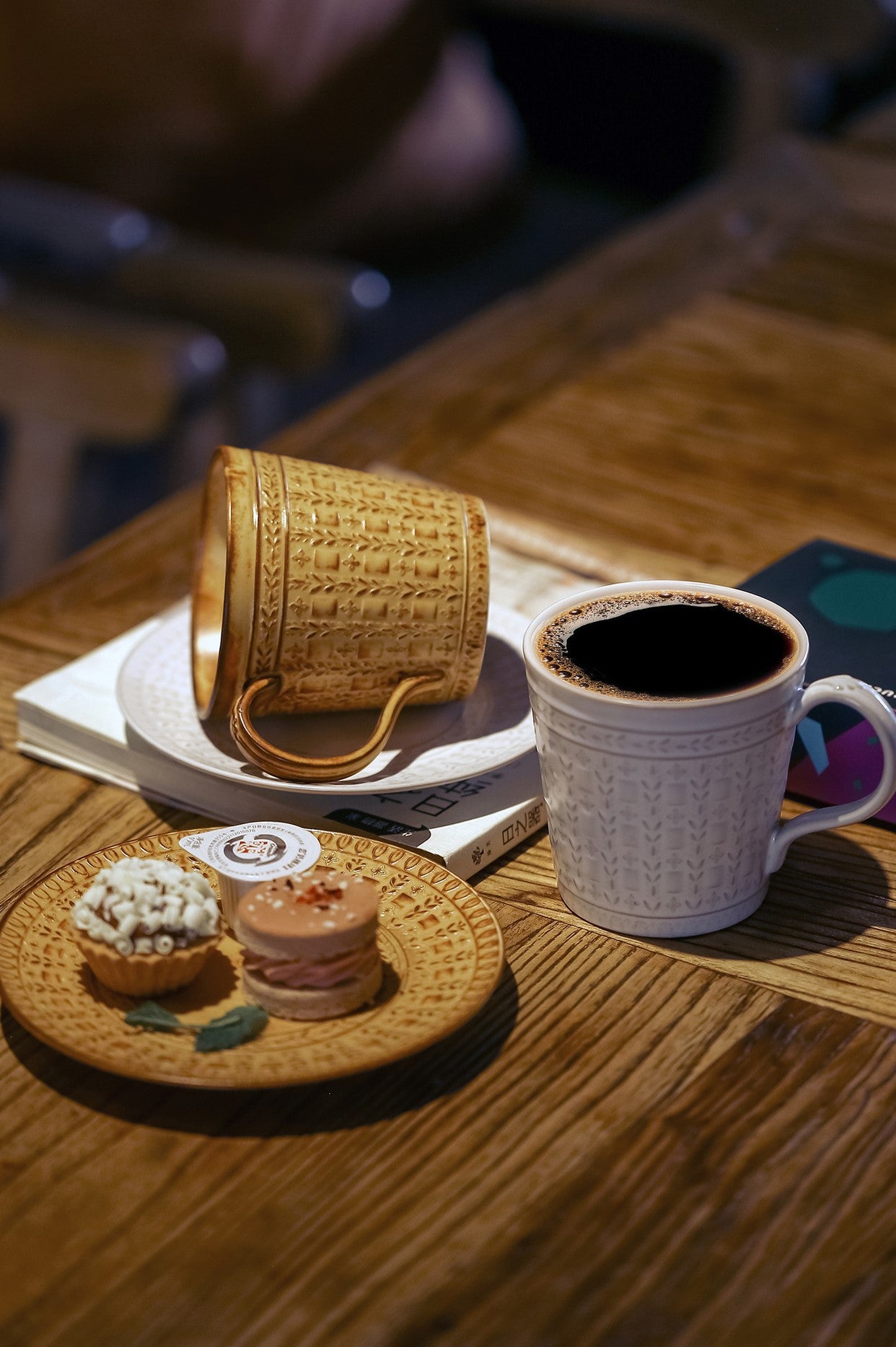 Heritage Carve – Handcrafted Porcelain Coffee Cup & Saucer Set