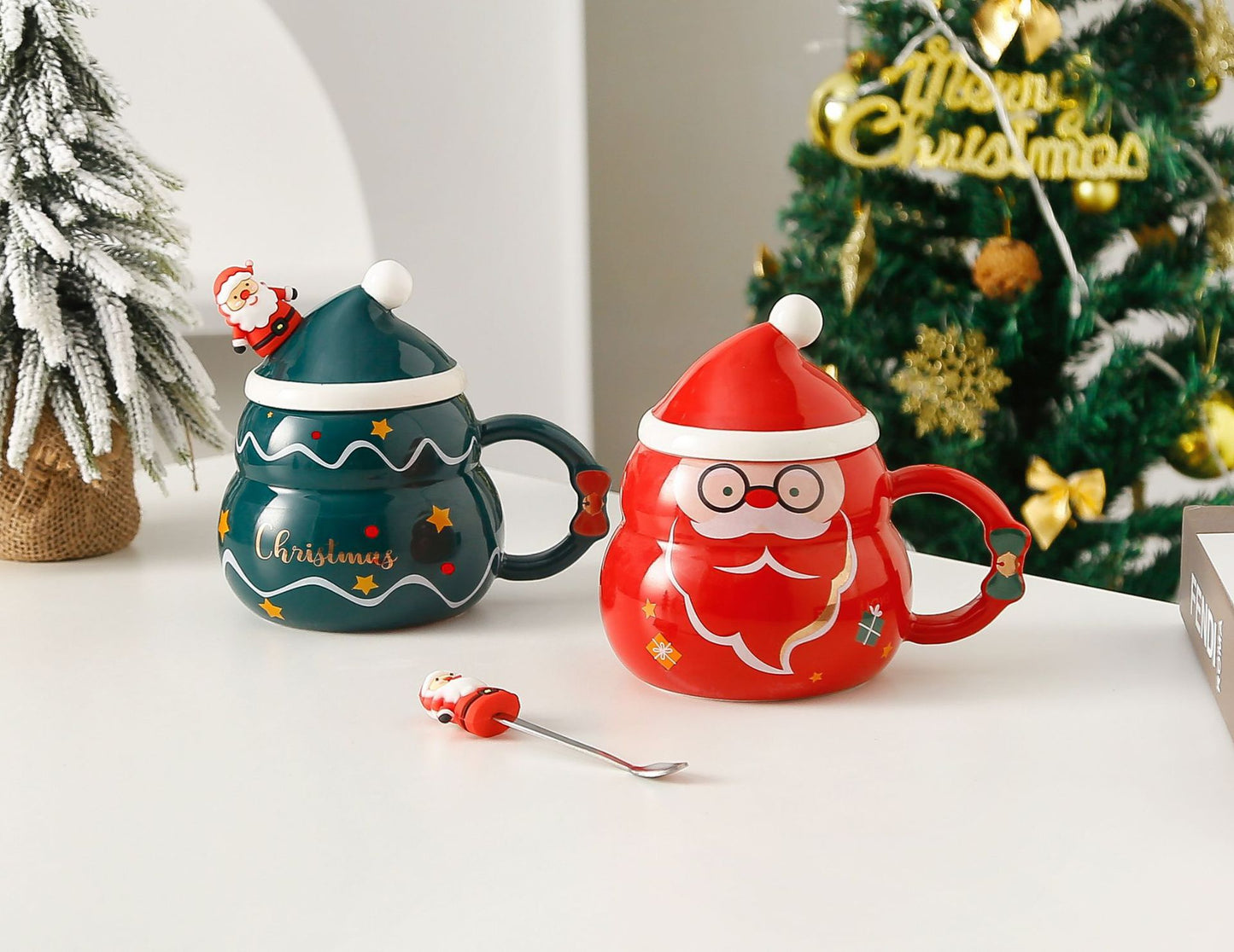 Holiday Cheer – Handcrafted Christmas Ceramic Mug with Lid & Spoon