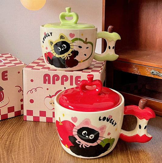 Festive Apple Cat – Ceramic Mug with Lid & Gift Box, Christmas Edition