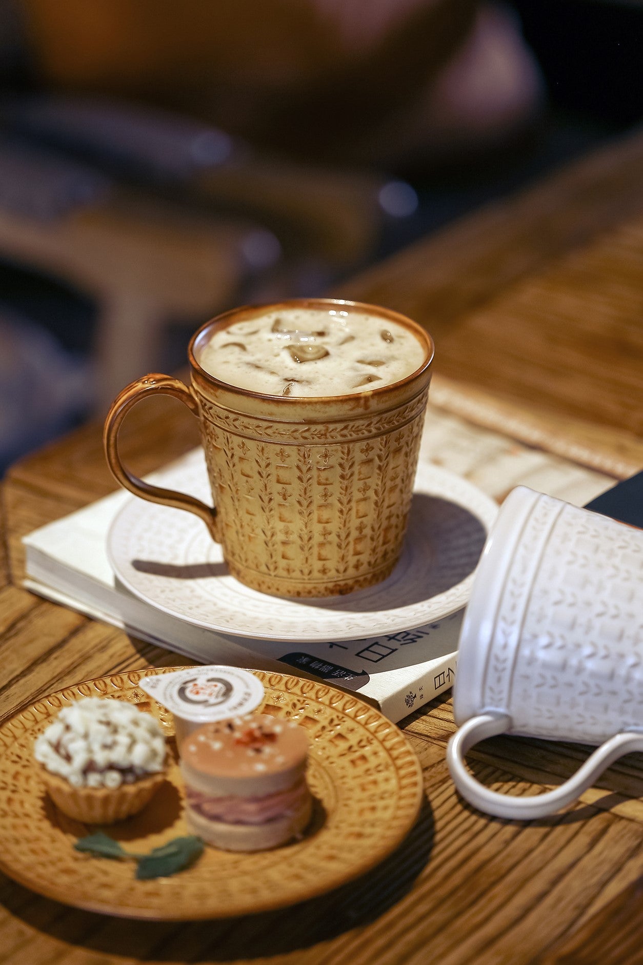 Heritage Carve – Handcrafted Porcelain Coffee Cup & Saucer Set