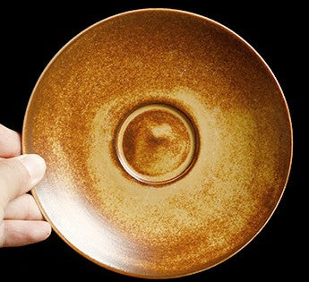 Amber Nest – Handcrafted Egg-Shaped Ceramic Coffee Cup with Saucer